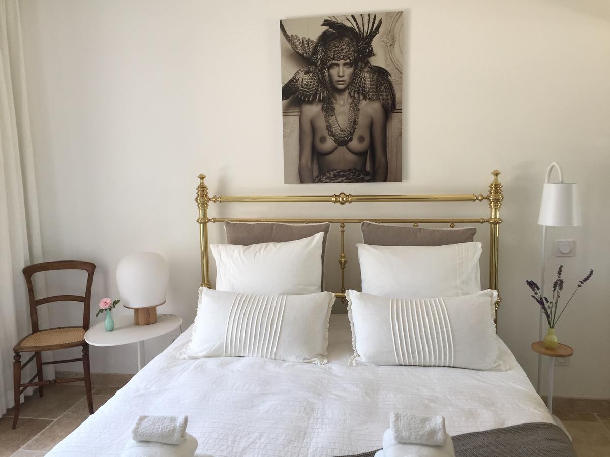 Le Mas Des Lauriers Bed & Breakfast Paradou Exterior photo